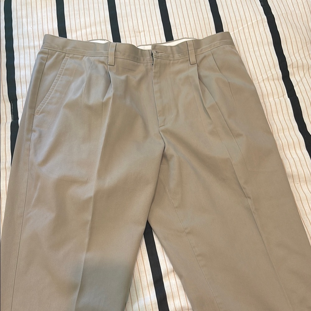Men's Tan dockers